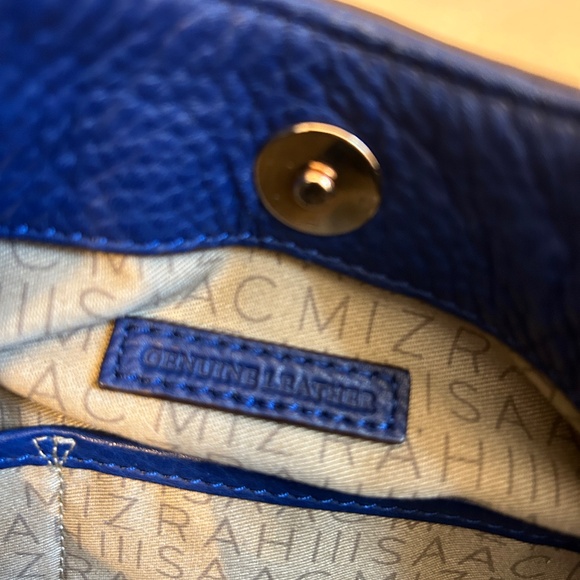 😍🌻- Isaac Mizrahi Genuine Leather Shoulder Bag Purse Bag Navy Prussian Indig… - Picture 3 of 11